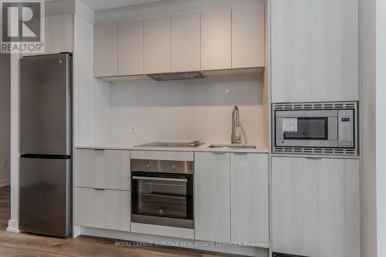 












1509 - 1 JARVIS STREET

,
Hamilton,




Ontario
L8R3J2

