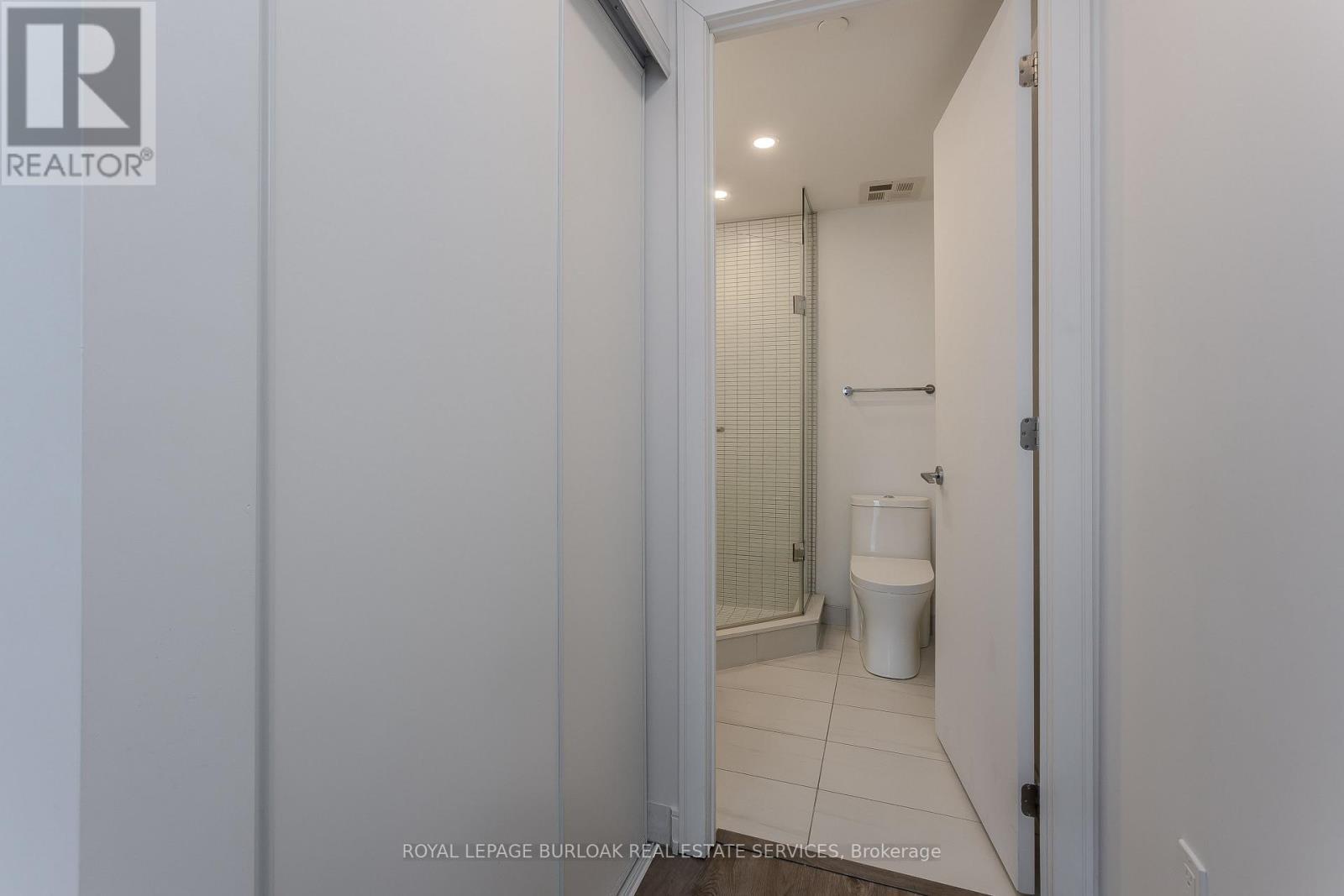 












1509 - 1 JARVIS STREET

,
Hamilton,




Ontario
L8R3J2

