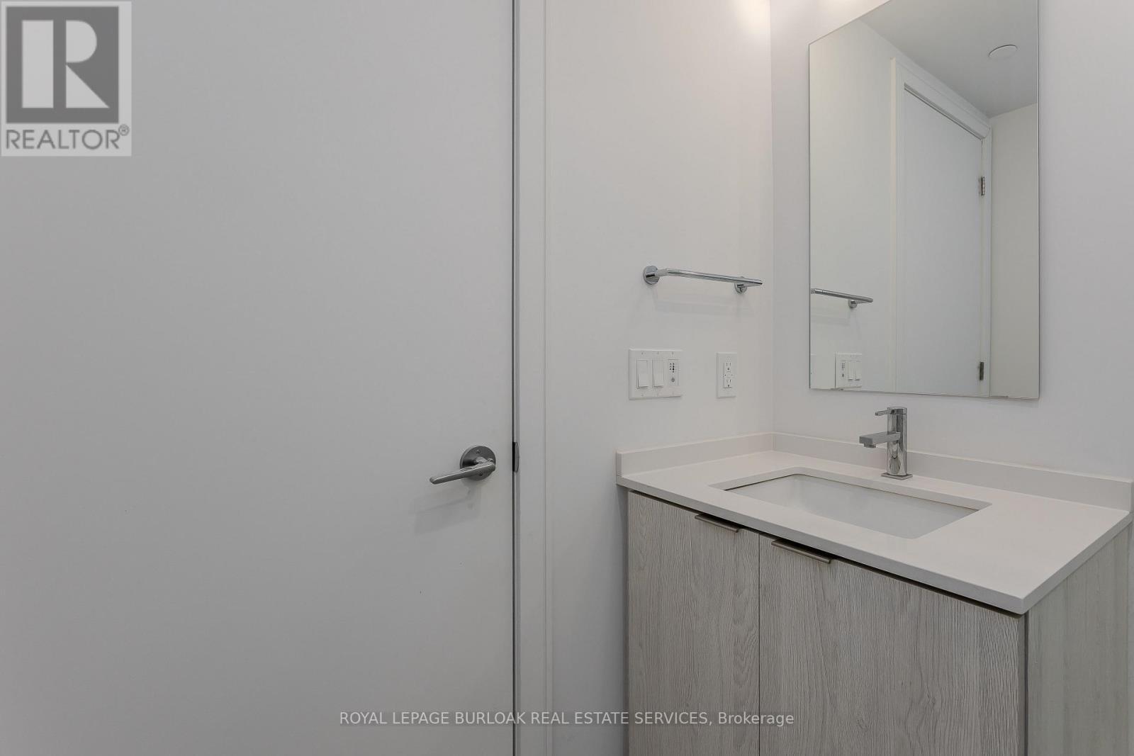 












1509 - 1 JARVIS STREET

,
Hamilton,




Ontario
L8R3J2

