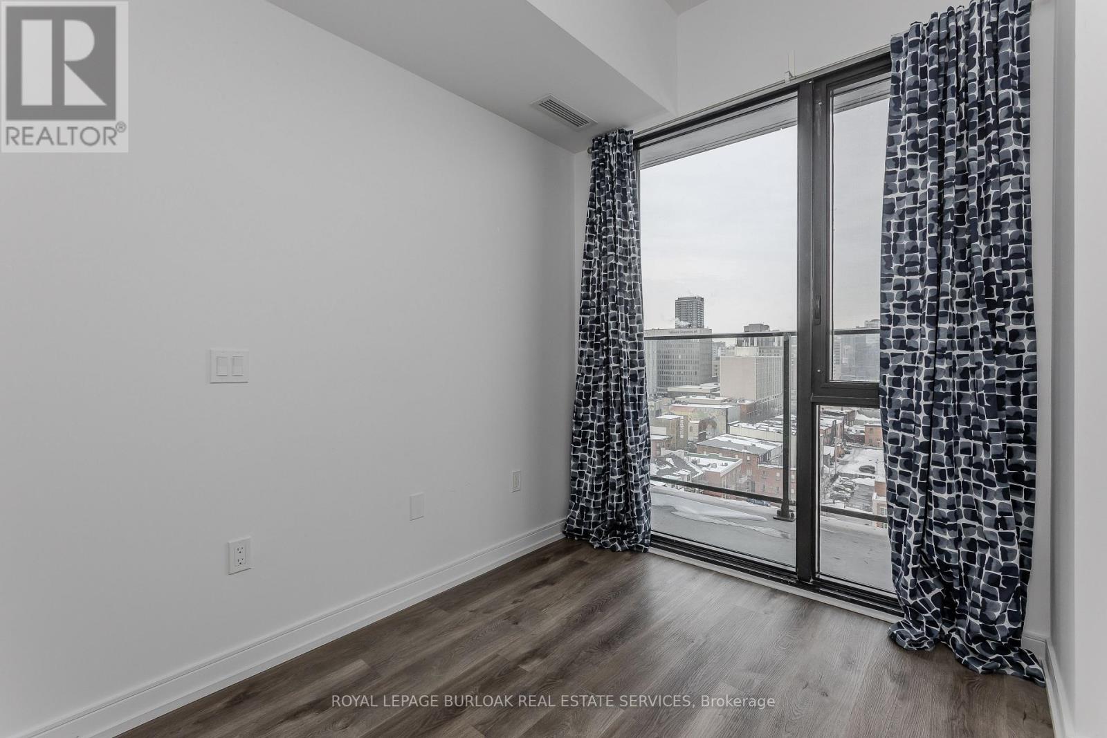 












1509 - 1 JARVIS STREET

,
Hamilton,




Ontario
L8R3J2

