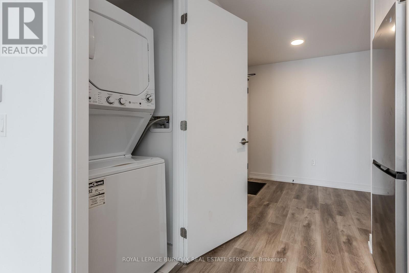 












1509 - 1 JARVIS STREET

,
Hamilton,




Ontario
L8R3J2

