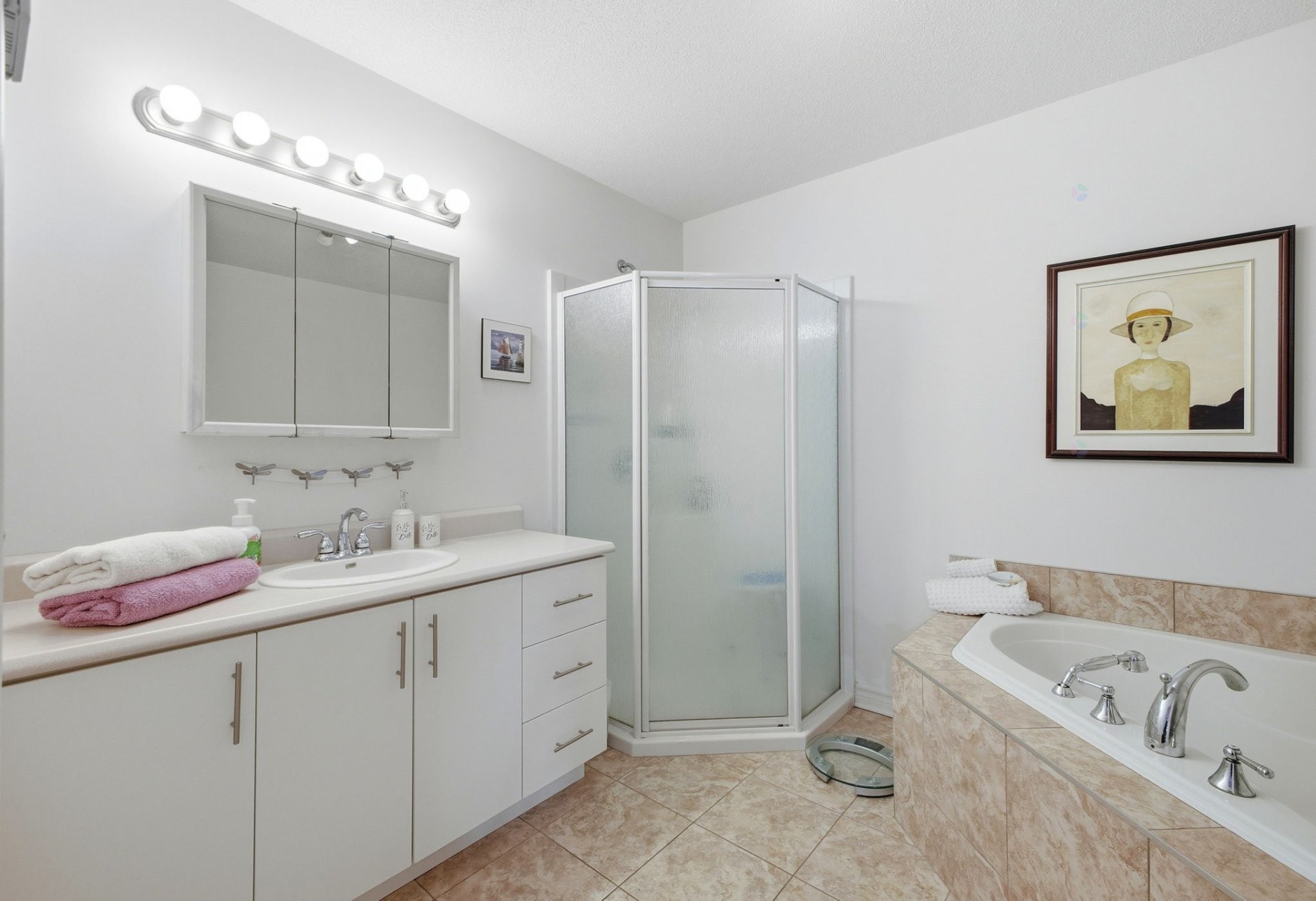 









784


Rue Albert-Fillion

,
Gatineau (Buckingham),




QC
J8L0V2

