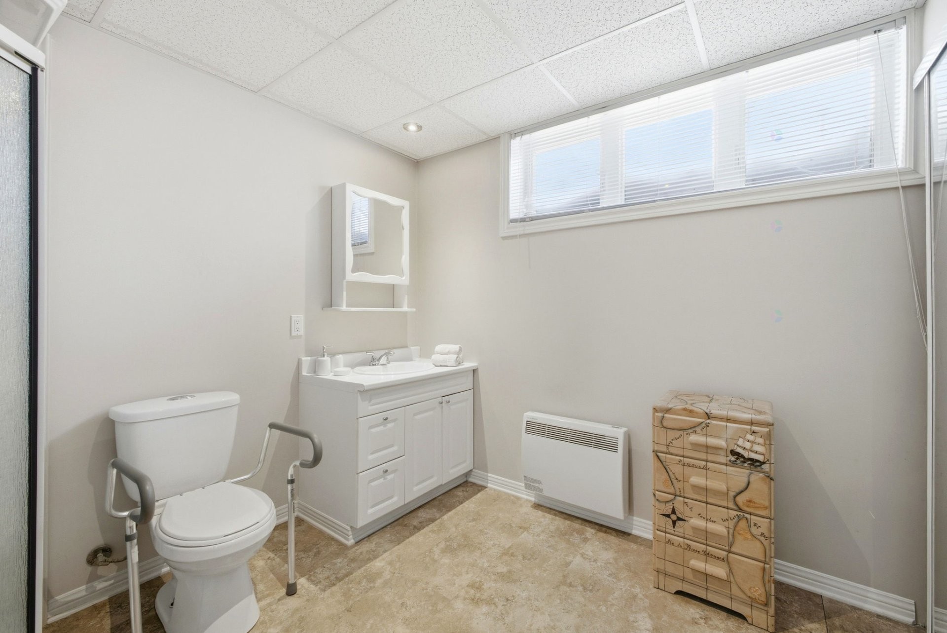 









784


Rue Albert-Fillion

,
Gatineau (Buckingham),




QC
J8L0V2

