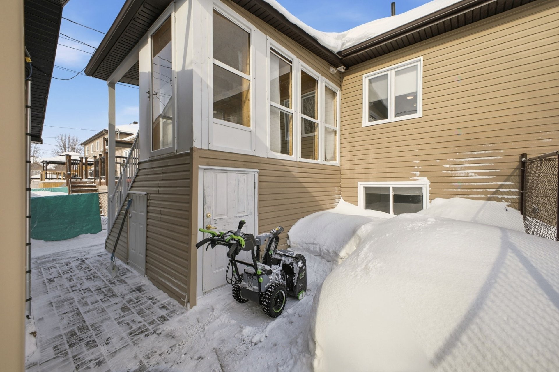 









784


Rue Albert-Fillion

,
Gatineau (Buckingham),




QC
J8L0V2

