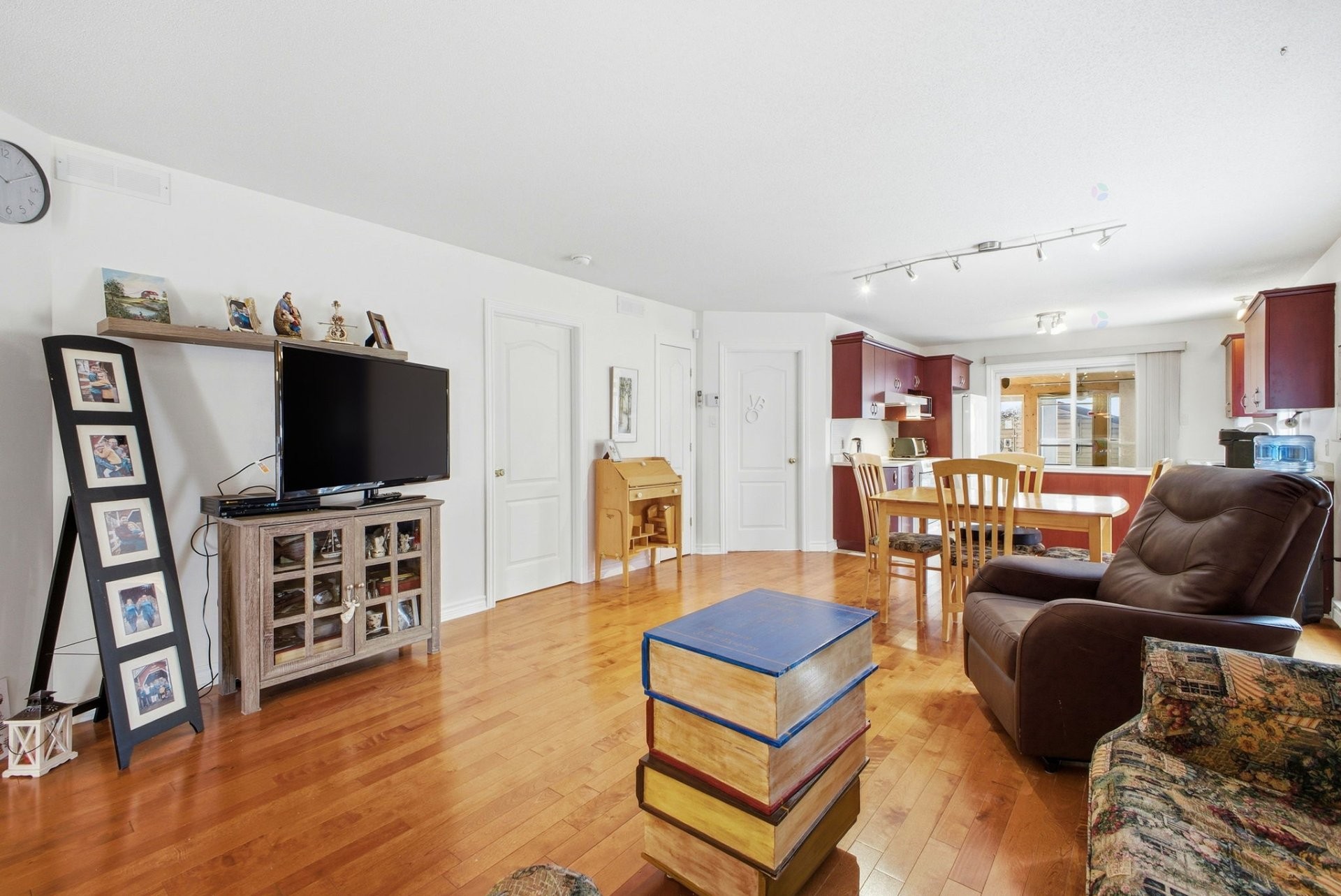 









784


Rue Albert-Fillion

,
Gatineau (Buckingham),




QC
J8L0V2

