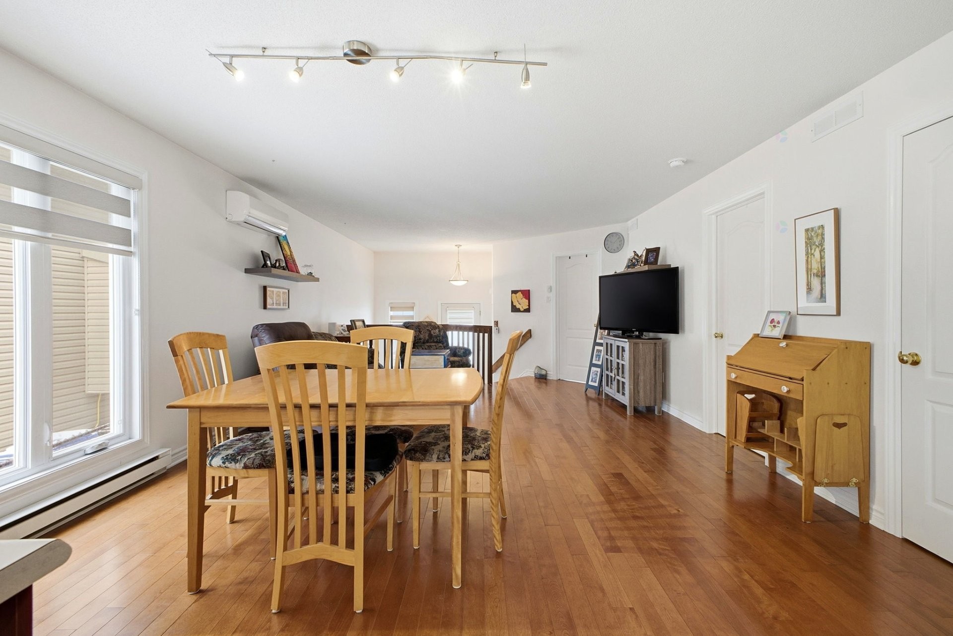 









784


Rue Albert-Fillion

,
Gatineau (Buckingham),




QC
J8L0V2

