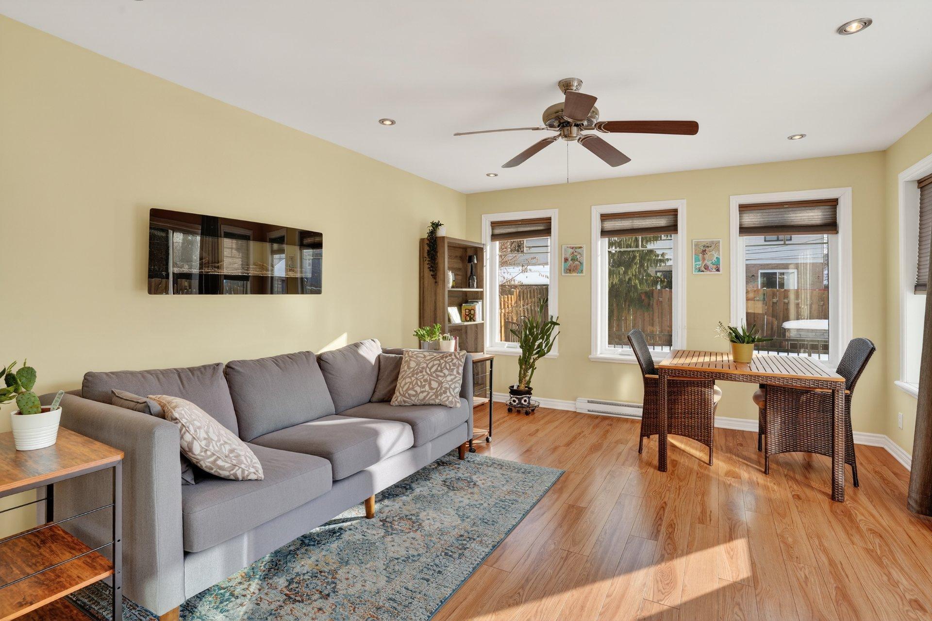 









795


Crois. Sabourin

,
Brossard,




QC
J4X2B4

