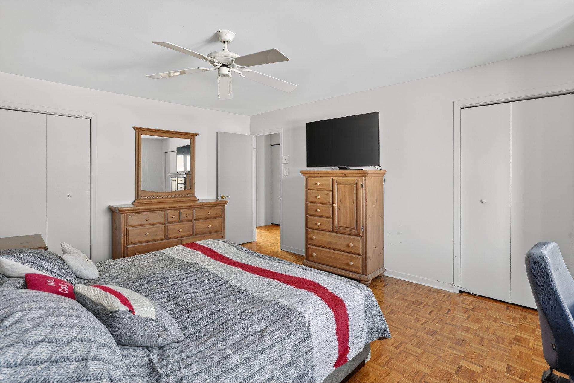 









795


Crois. Sabourin

,
Brossard,




QC
J4X2B4

