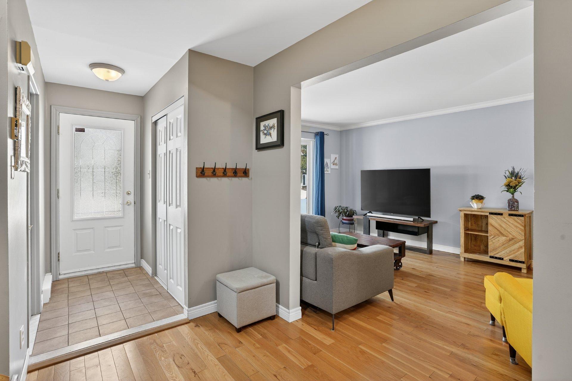 









795


Crois. Sabourin

,
Brossard,




QC
J4X2B4

