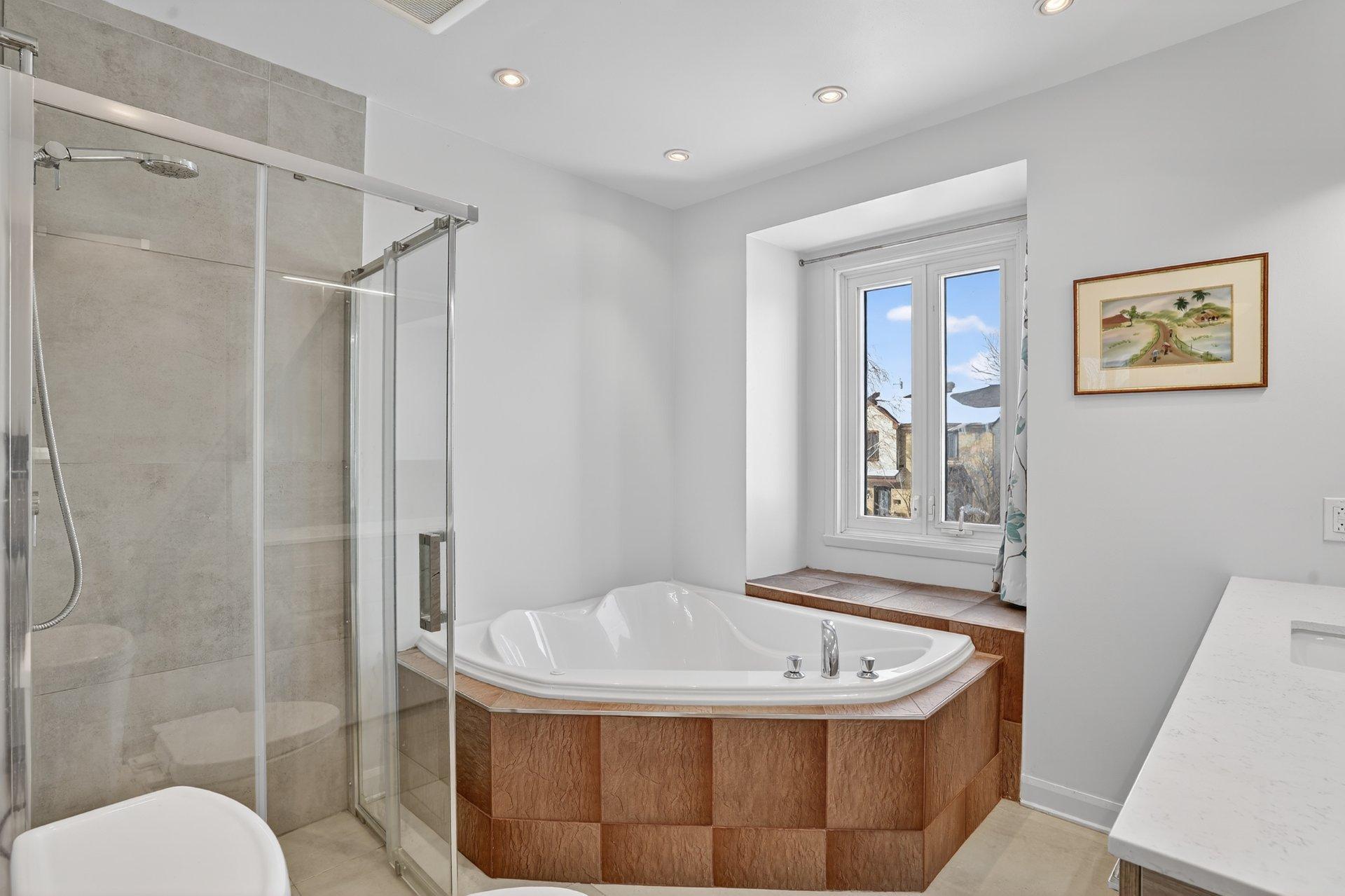 









795


Crois. Sabourin

,
Brossard,




QC
J4X2B4

