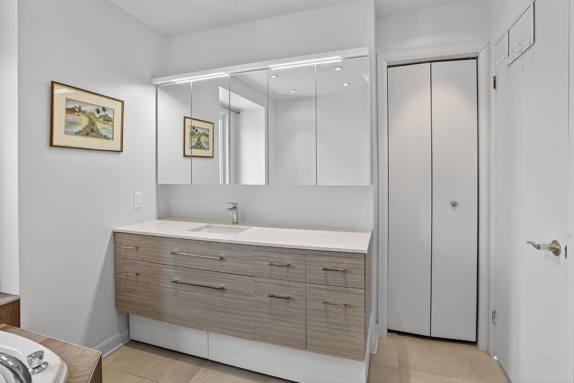 









795


Crois. Sabourin

,
Brossard,




QC
J4X2B4

