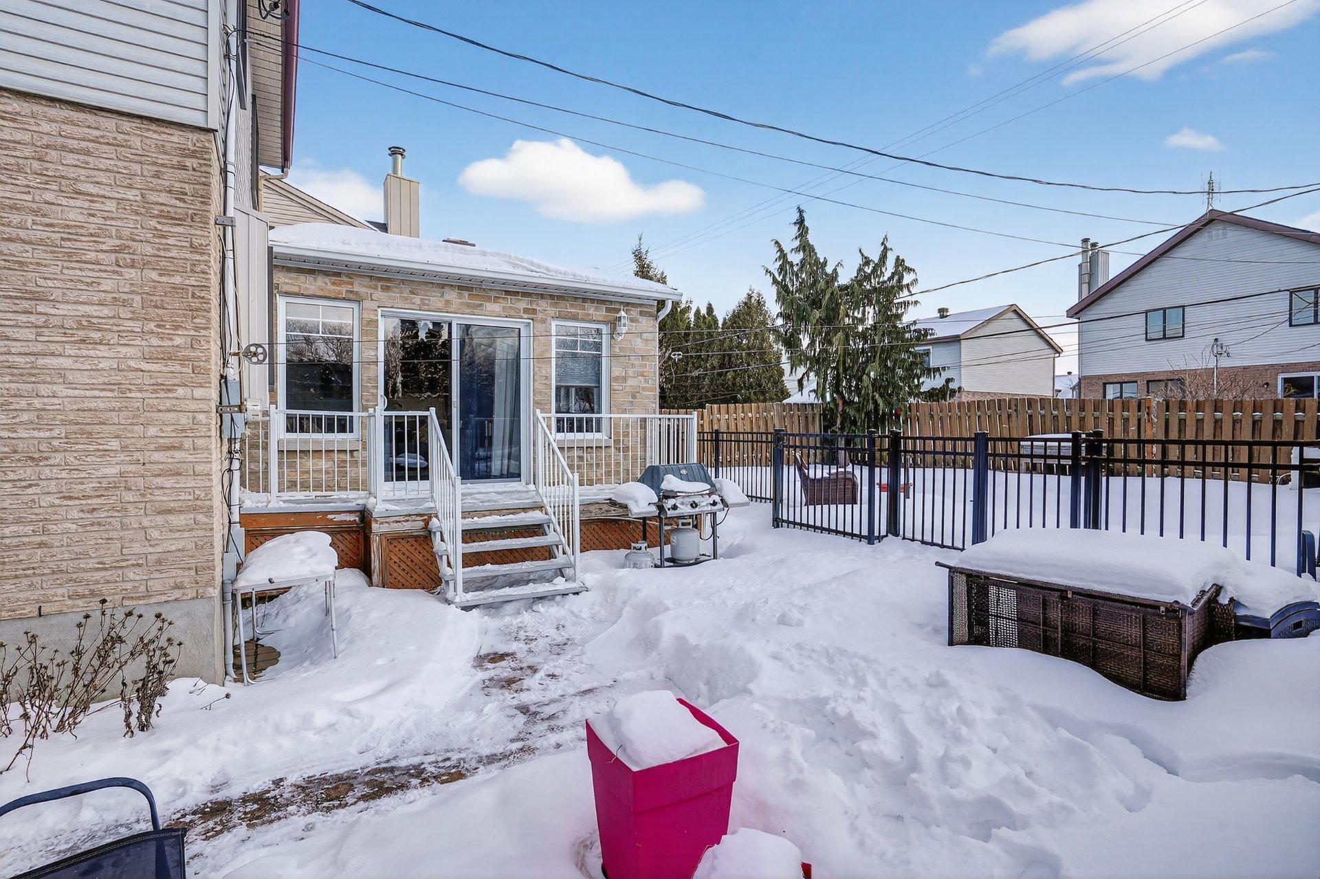 









795


Crois. Sabourin

,
Brossard,




QC
J4X2B4

