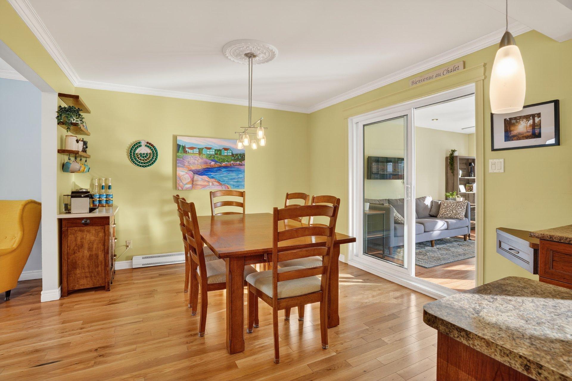 









795


Crois. Sabourin

,
Brossard,




QC
J4X2B4

