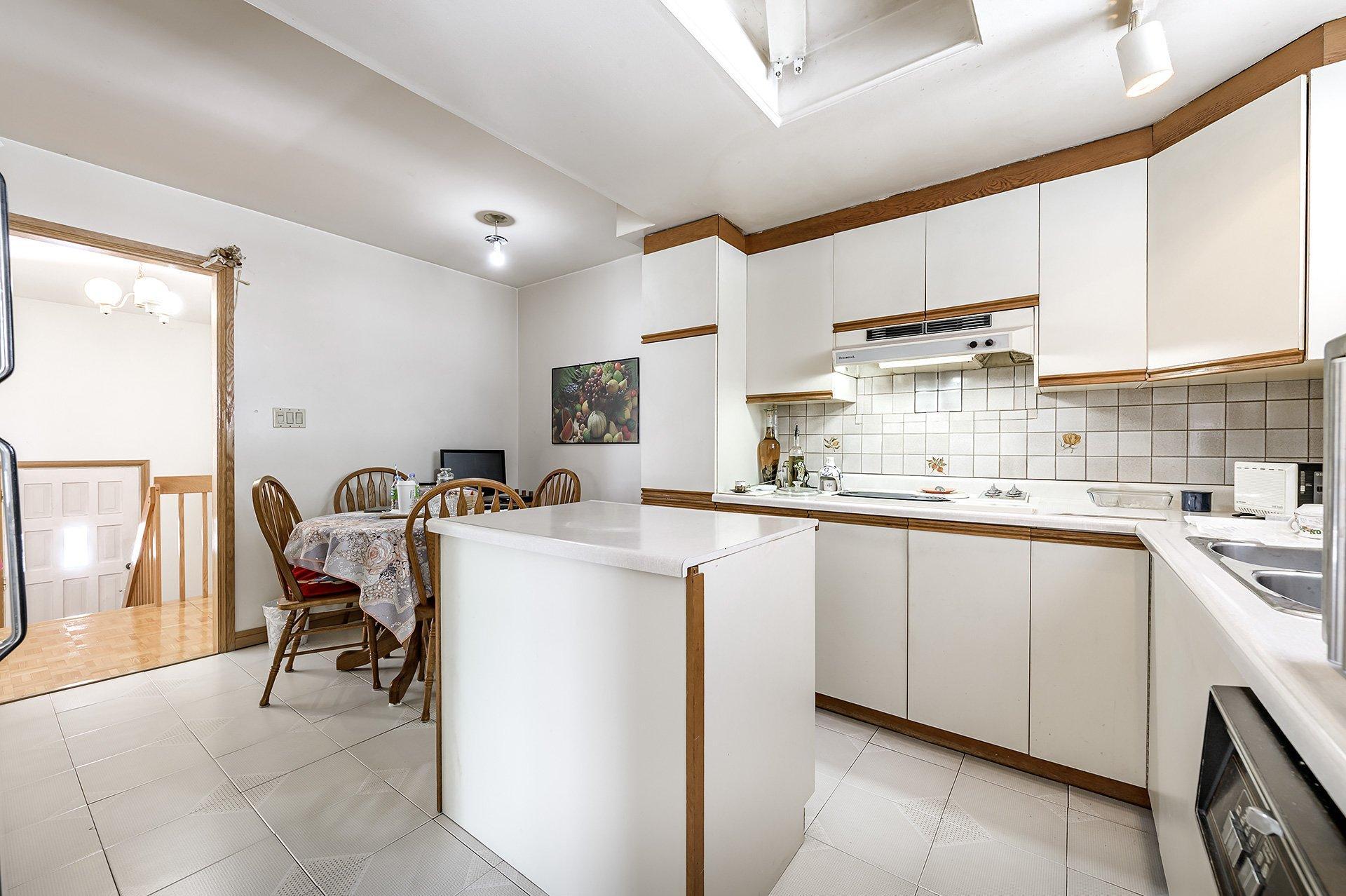 









357


Rue Frontenac

,
Dollard-des-Ormeaux,




QC
H9G1R4

