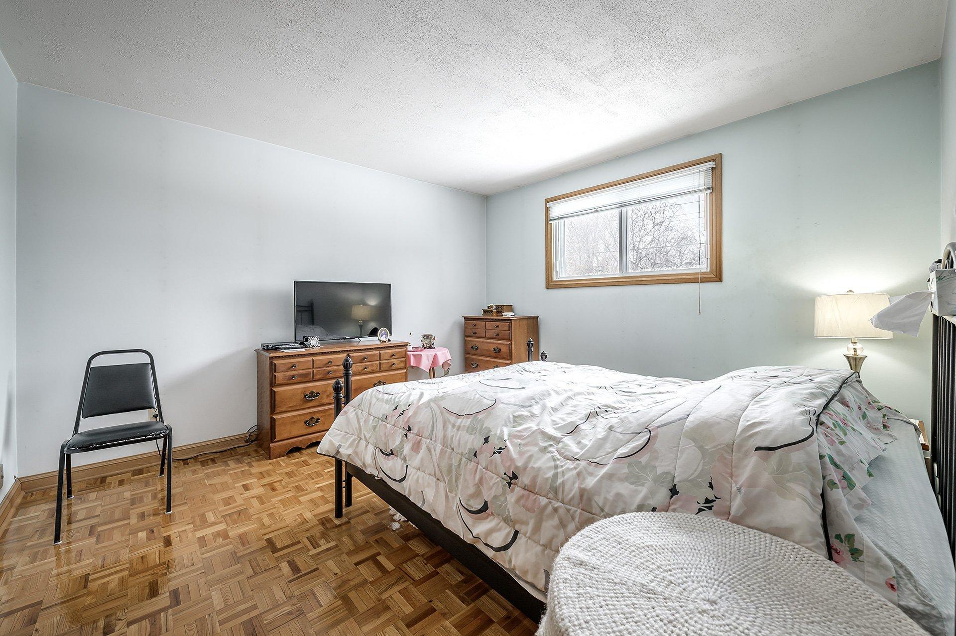 









357


Rue Frontenac

,
Dollard-des-Ormeaux,




QC
H9G1R4

