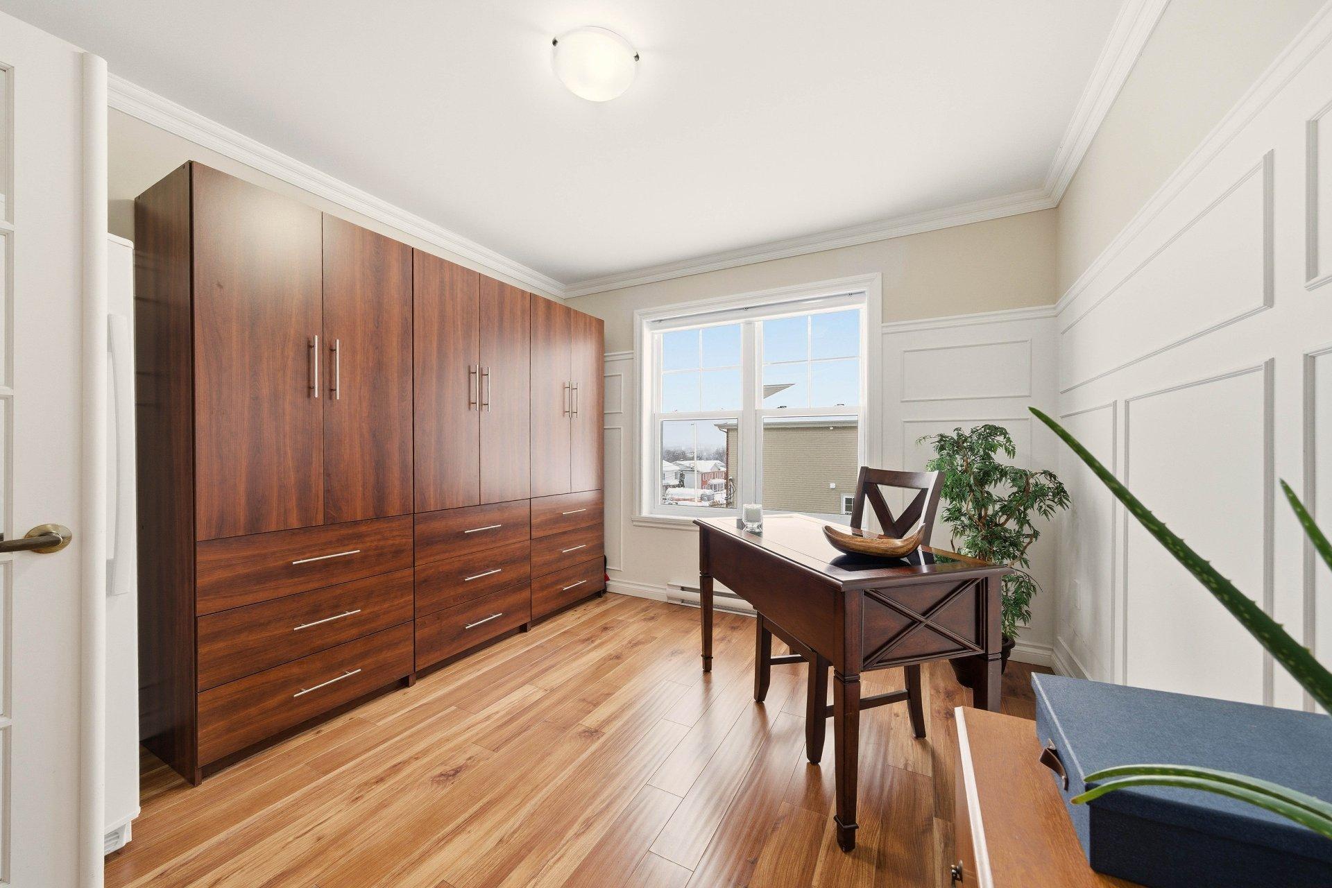 









1817


Rue de Fontainebleau

,
Sherbrooke (Fleurimont),




QC
J1G0C6

