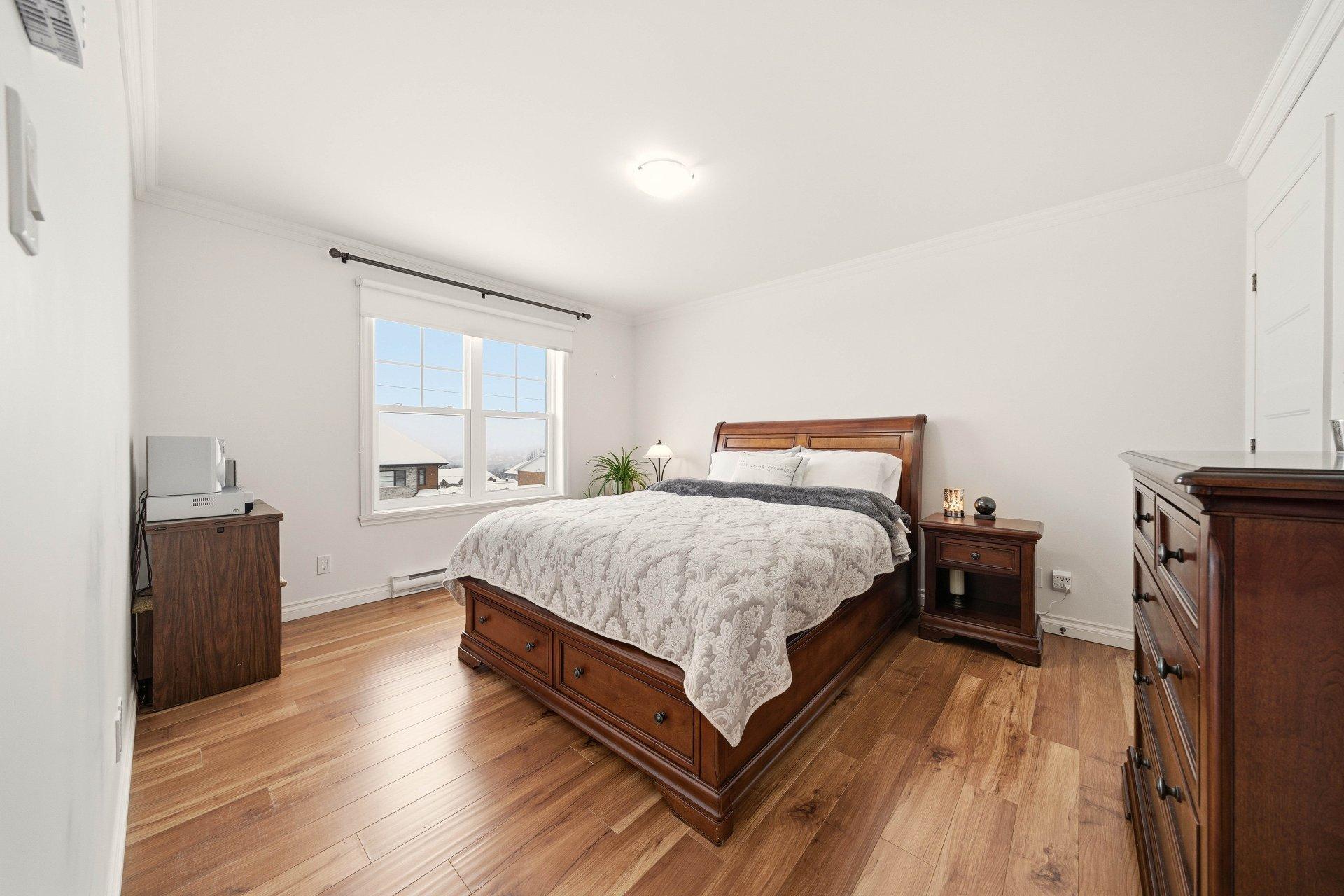 









1817


Rue de Fontainebleau

,
Sherbrooke (Fleurimont),




QC
J1G0C6

