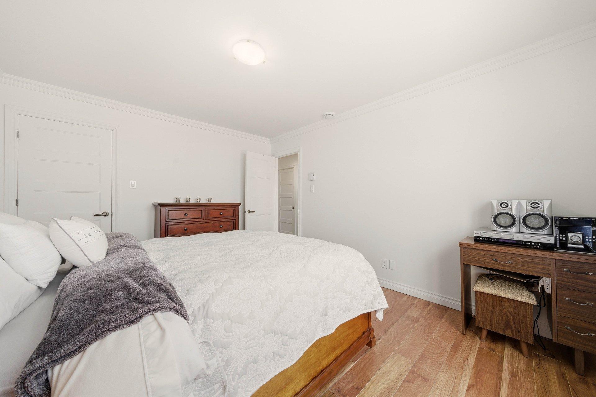 









1817


Rue de Fontainebleau

,
Sherbrooke (Fleurimont),




QC
J1G0C6

