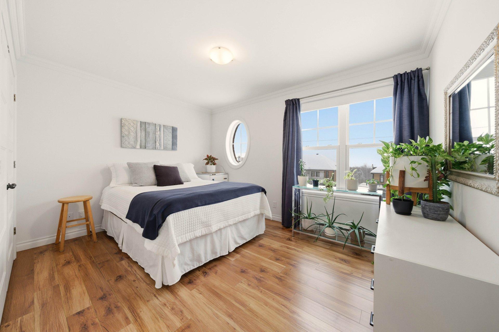 









1817


Rue de Fontainebleau

,
Sherbrooke (Fleurimont),




QC
J1G0C6

