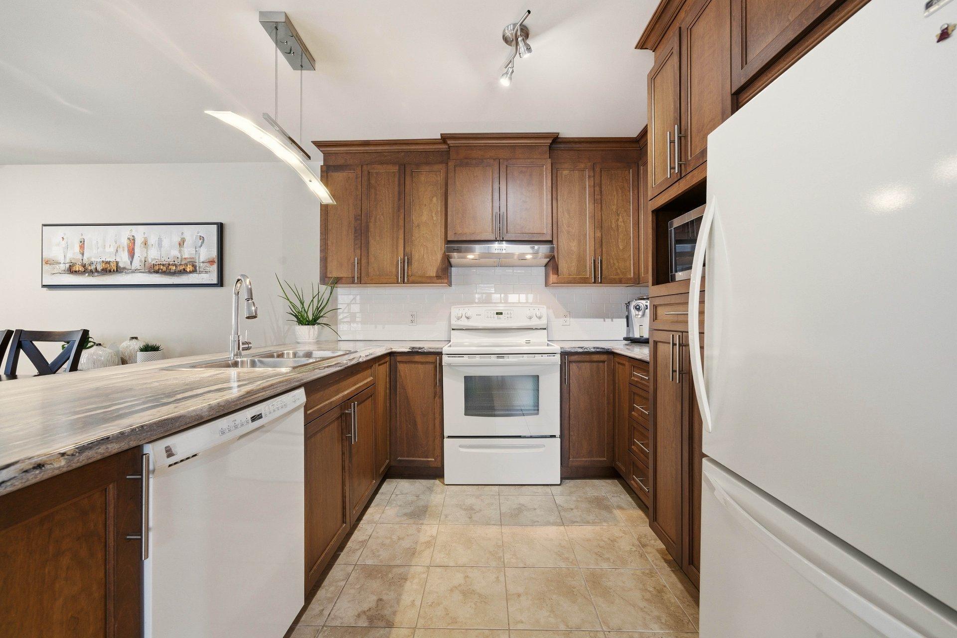 









1817


Rue de Fontainebleau

,
Sherbrooke (Fleurimont),




QC
J1G0C6

