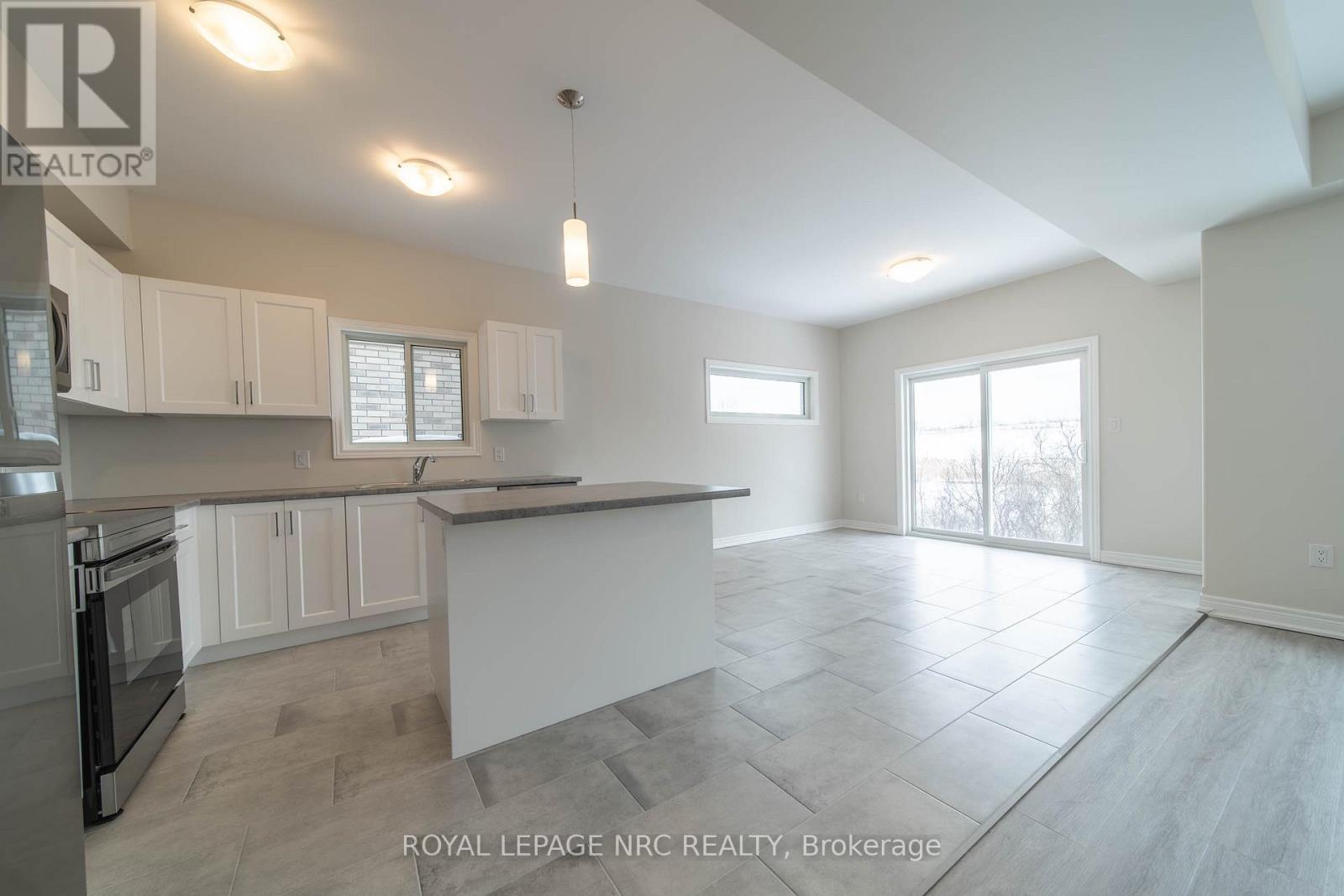 












52 WILLSON DRIVE

,
Thorold (Hurricane/Merrittville),




Ontario
L2V0G7

