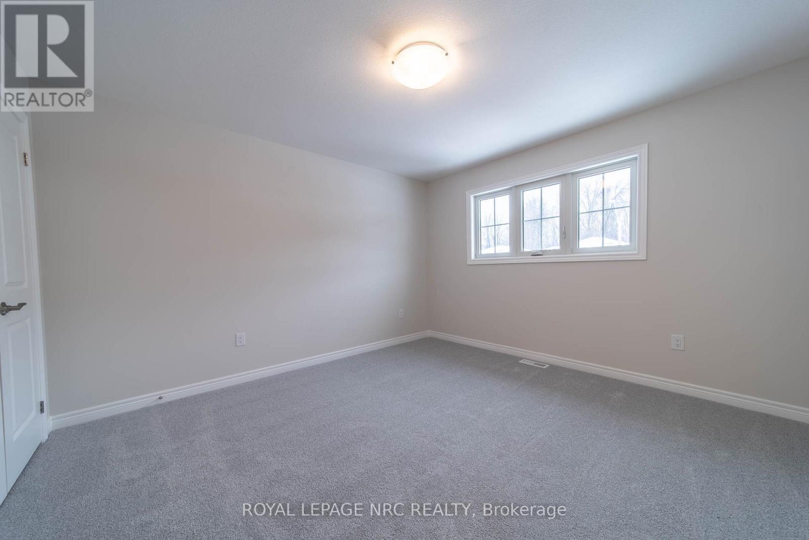 












52 WILLSON DRIVE

,
Thorold (Hurricane/Merrittville),




Ontario
L2V0G7

