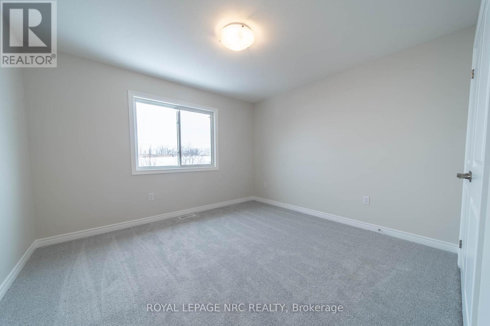 












52 WILLSON DRIVE

,
Thorold (Hurricane/Merrittville),




Ontario
L2V0G7

