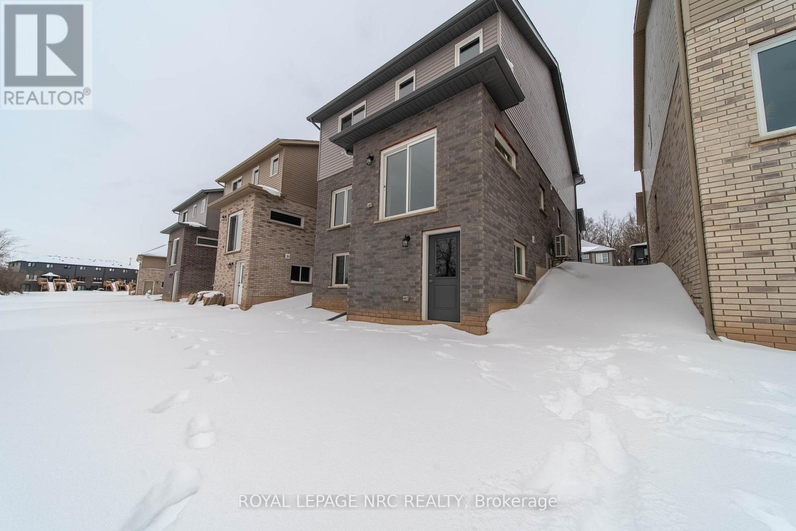 












52 WILLSON DRIVE

,
Thorold (Hurricane/Merrittville),




Ontario
L2V0G7

