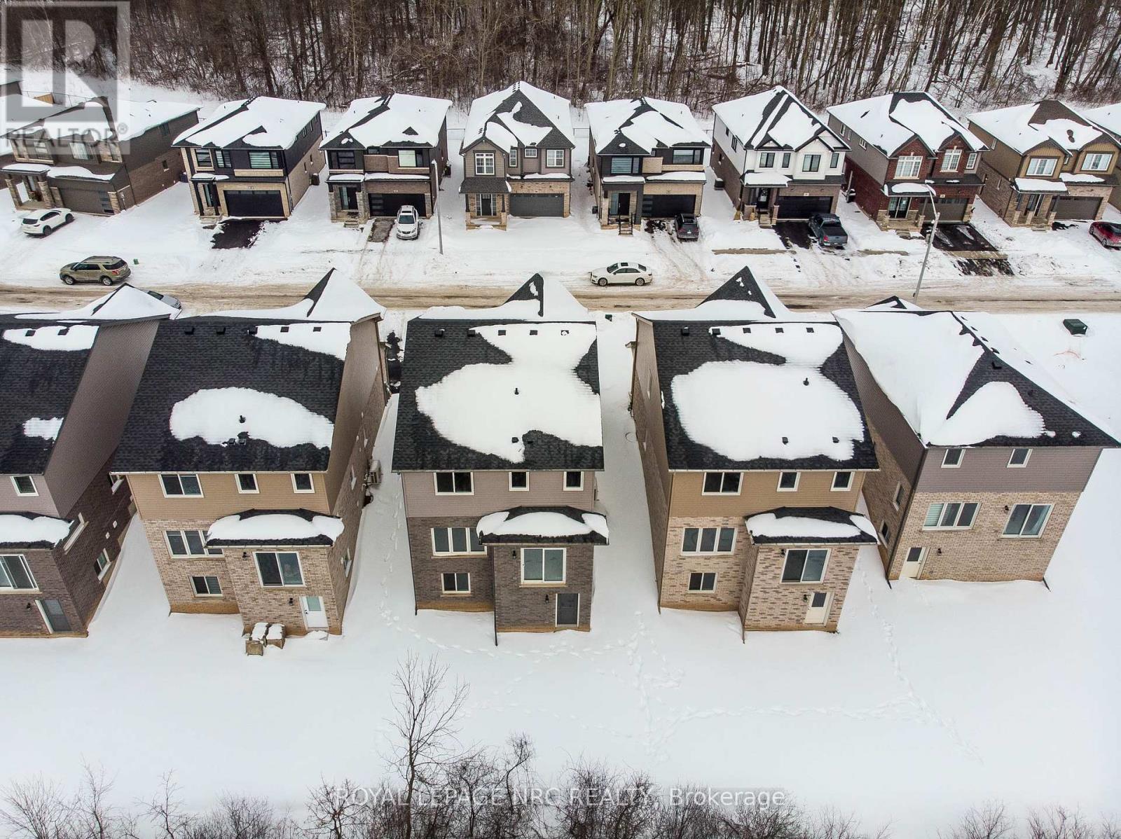 












52 WILLSON DRIVE

,
Thorold (Hurricane/Merrittville),




Ontario
L2V0G7

