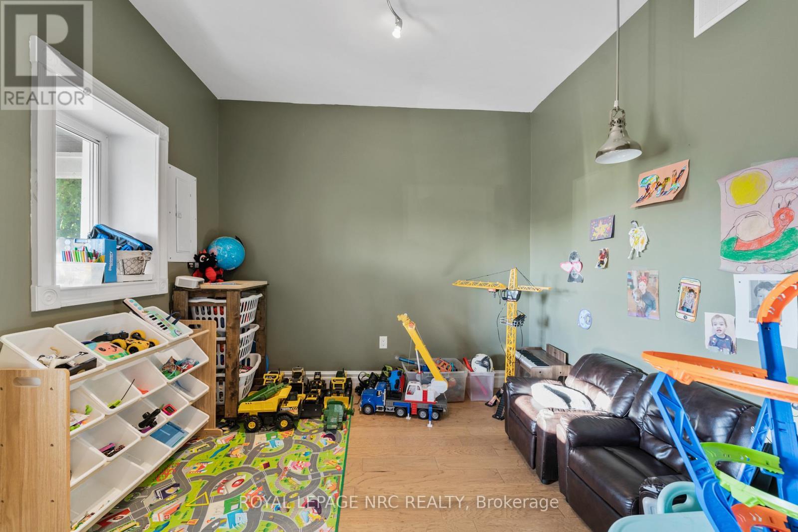 












4692 GILMORE ROAD

,
Fort Erie (Mulgrave),




Ontario
L0S1N0

