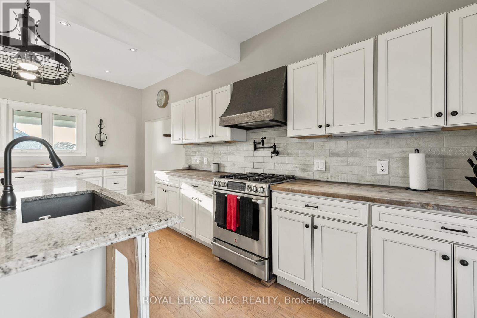 












4692 GILMORE ROAD

,
Fort Erie (Mulgrave),




Ontario
L0S1N0

