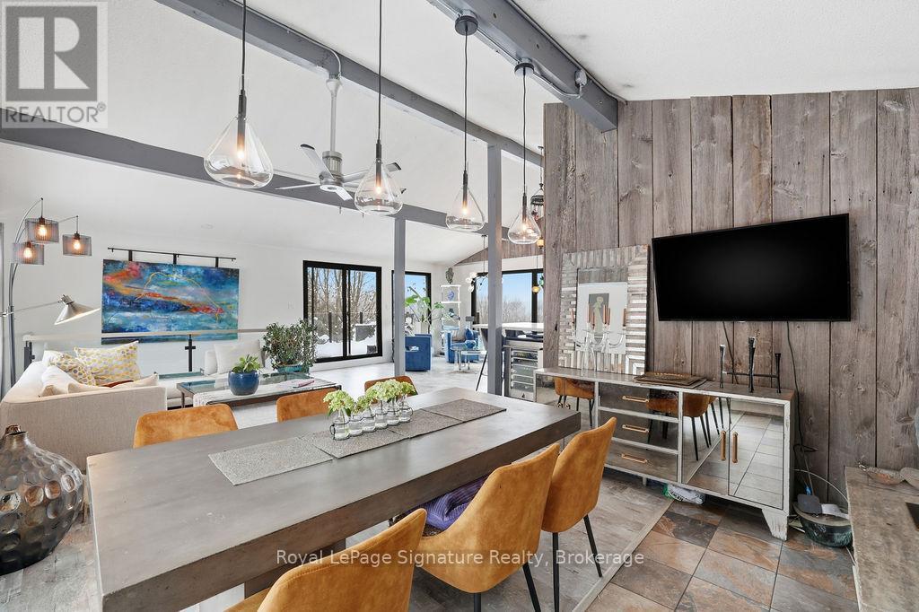 












194552 13 GREY ROAD

,
Grey Highlands,




Ontario
N0C1E0

