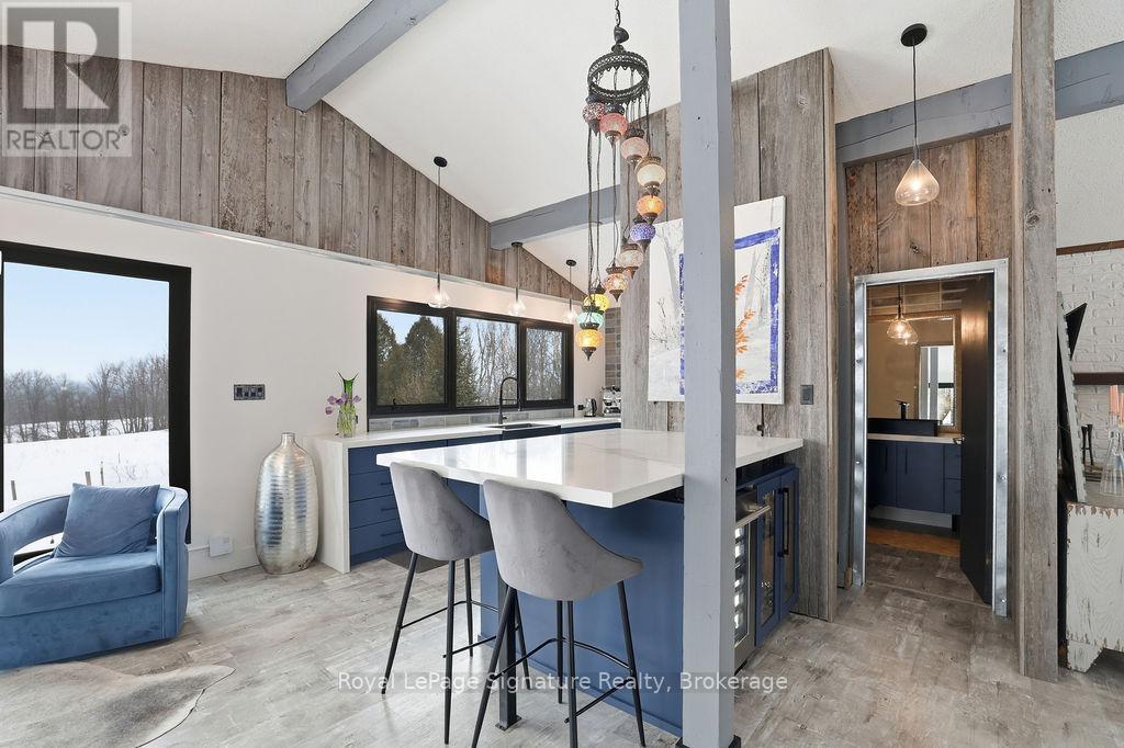 












194552 13 GREY ROAD

,
Grey Highlands,




Ontario
N0C1E0

