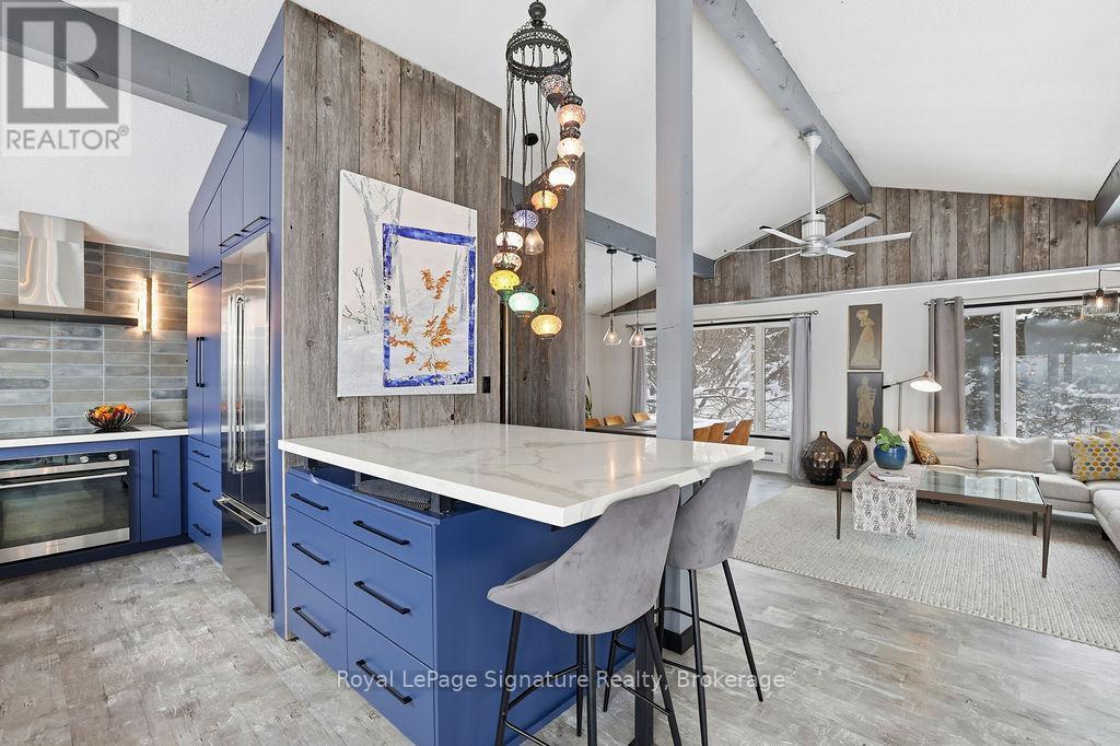 












194552 13 GREY ROAD

,
Grey Highlands,




Ontario
N0C1E0

