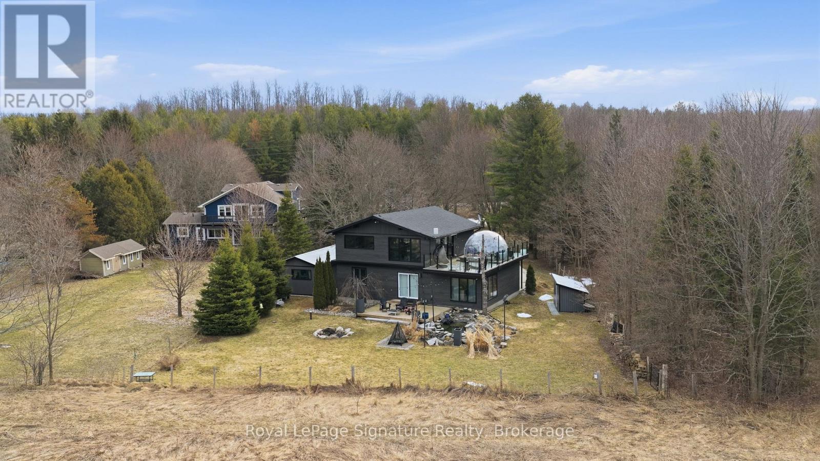 












194552 13 GREY ROAD

,
Grey Highlands,




Ontario
N0C1E0


