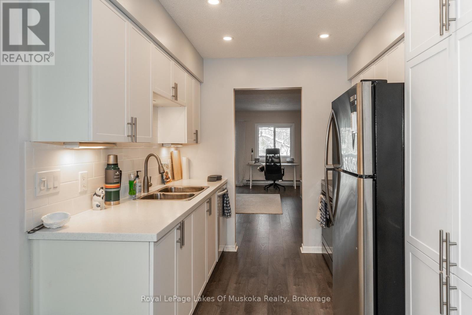 












10 - 142 ECCLESTONE DRIVE

,
Bracebridge (Macaulay),




Ontario
P1L1G6

