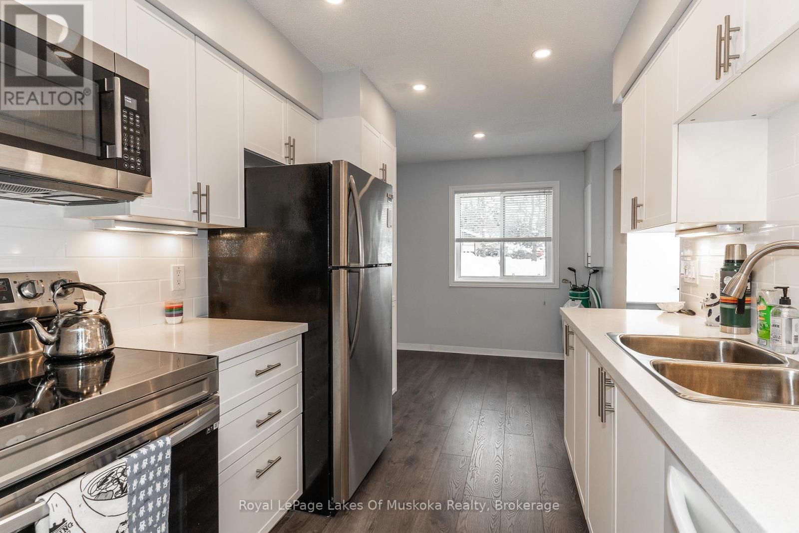 












10 - 142 ECCLESTONE DRIVE

,
Bracebridge (Macaulay),




Ontario
P1L1G6

