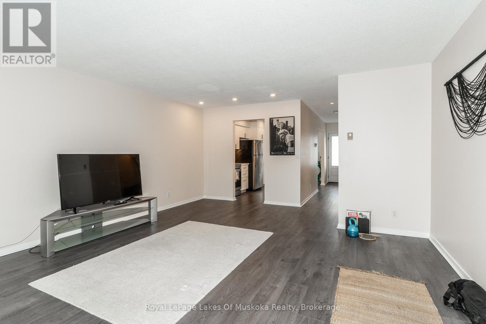 












10 - 142 ECCLESTONE DRIVE

,
Bracebridge (Macaulay),




Ontario
P1L1G6

