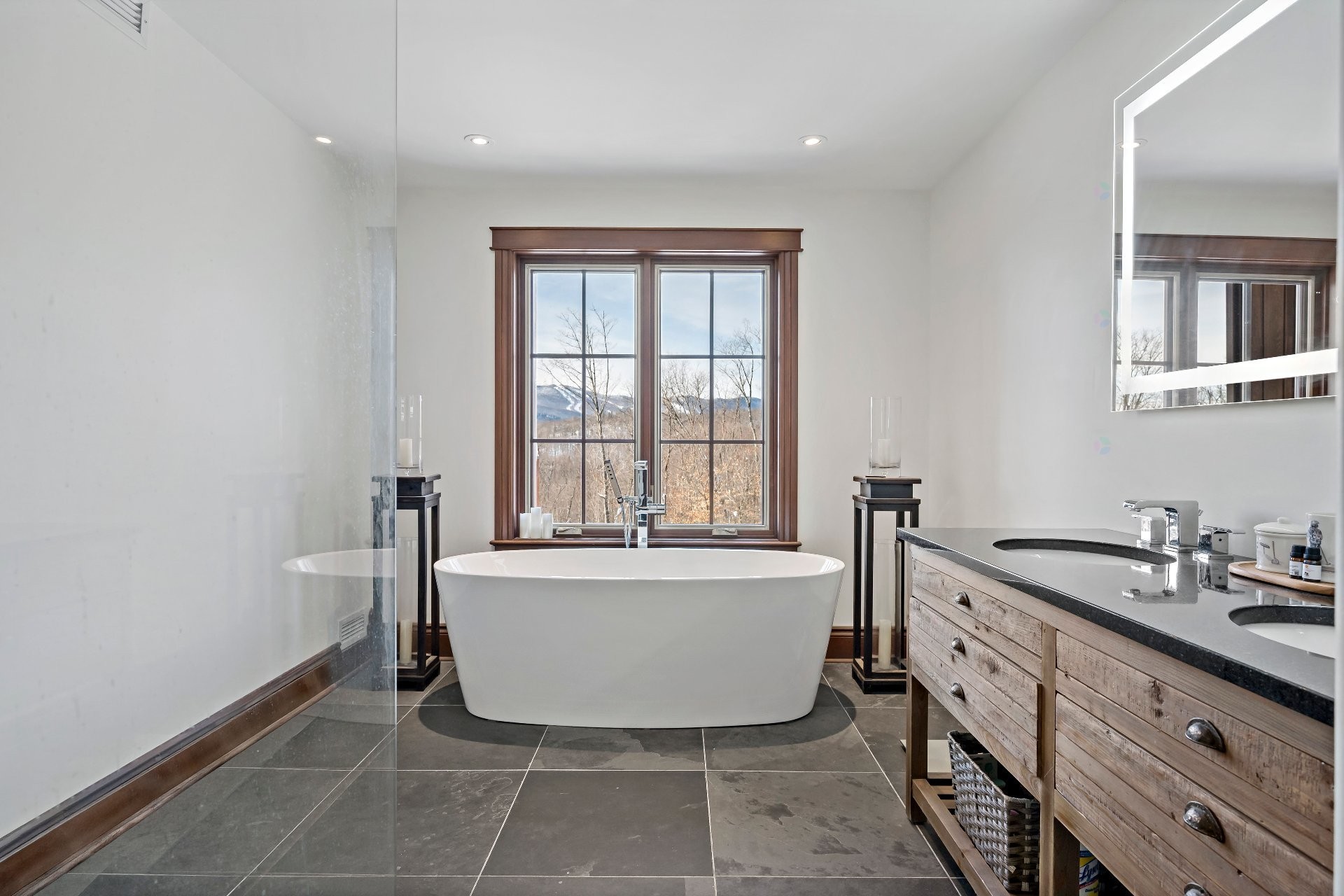 









505


Crois. de la Coulée

,
Lac-Supérieur,




QC
J0T1P0

