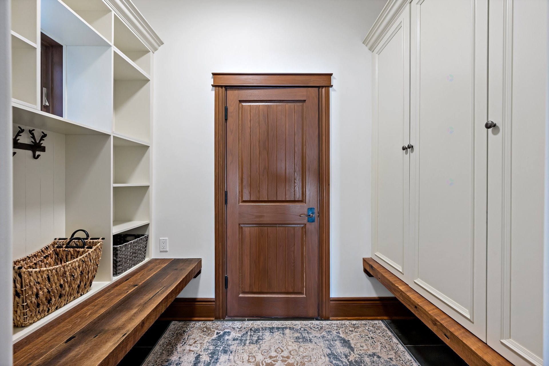 









505


Crois. de la Coulée

,
Lac-Supérieur,




QC
J0T1P0

