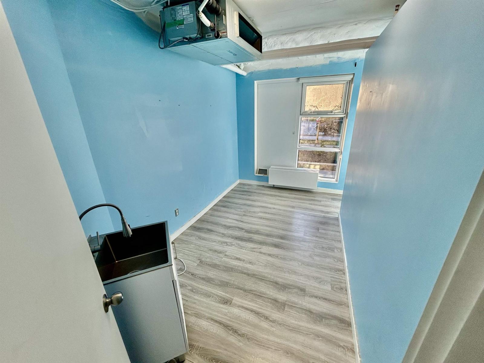 












115 10928 132 STREET

,
Surrey,




British Columbia
V3T0R3

