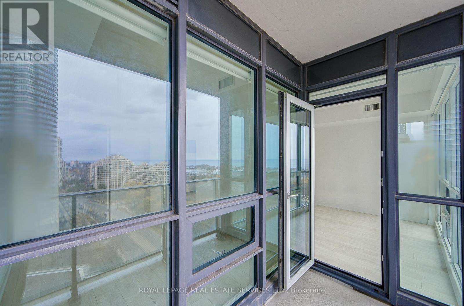 












1802 - 2200 LAKE SHORE BOULEVARD W

,
Toronto,




Ontario
M8V1A4

