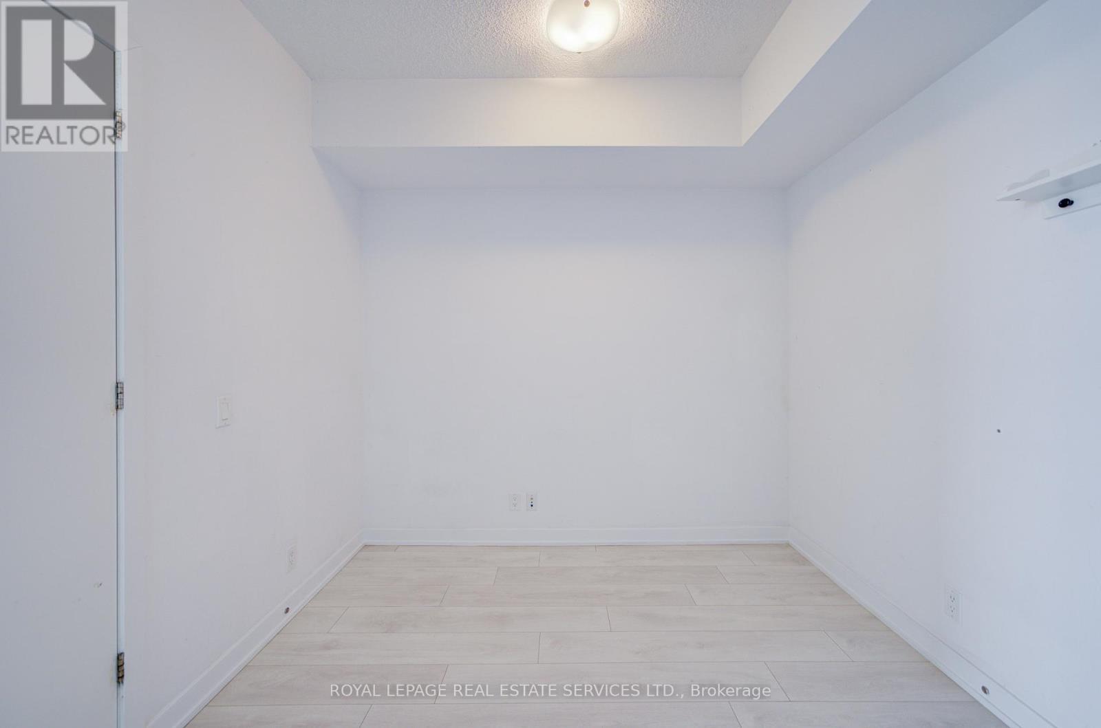 












1802 - 2200 LAKE SHORE BOULEVARD W

,
Toronto,




Ontario
M8V1A4

