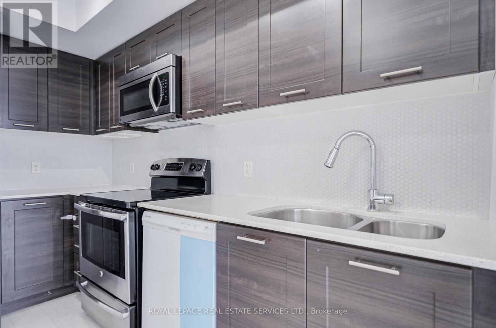 












1802 - 2200 LAKE SHORE BOULEVARD W

,
Toronto,




Ontario
M8V1A4

