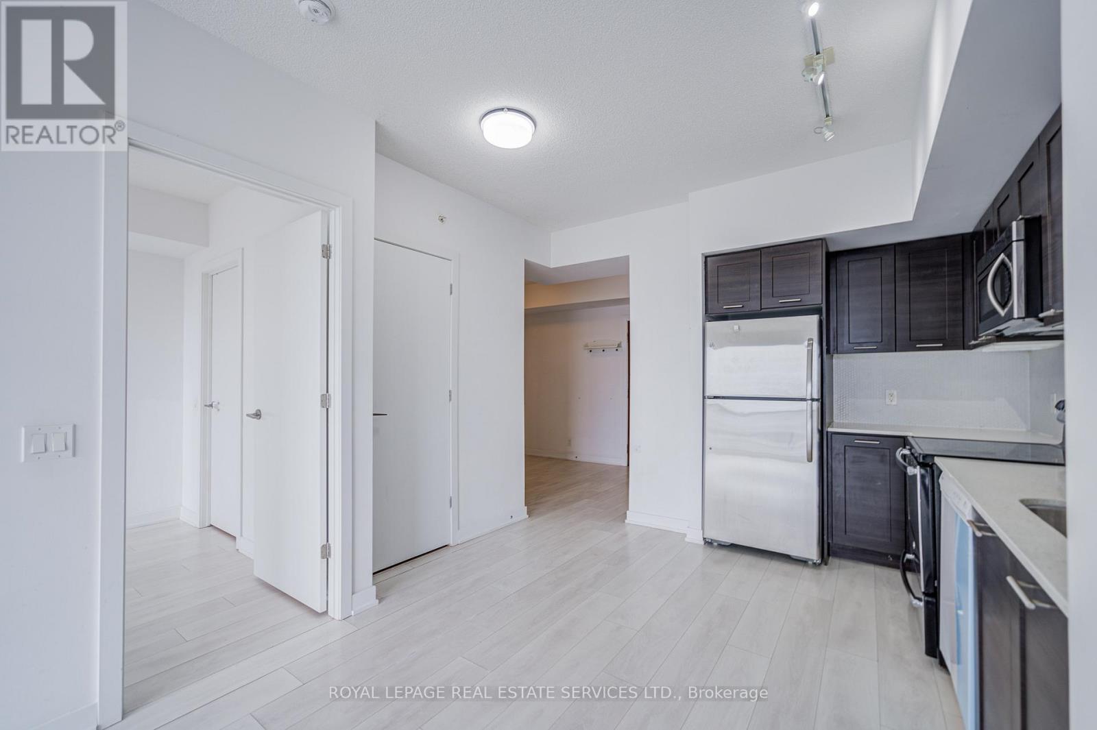 












1802 - 2200 LAKE SHORE BOULEVARD W

,
Toronto,




Ontario
M8V1A4

