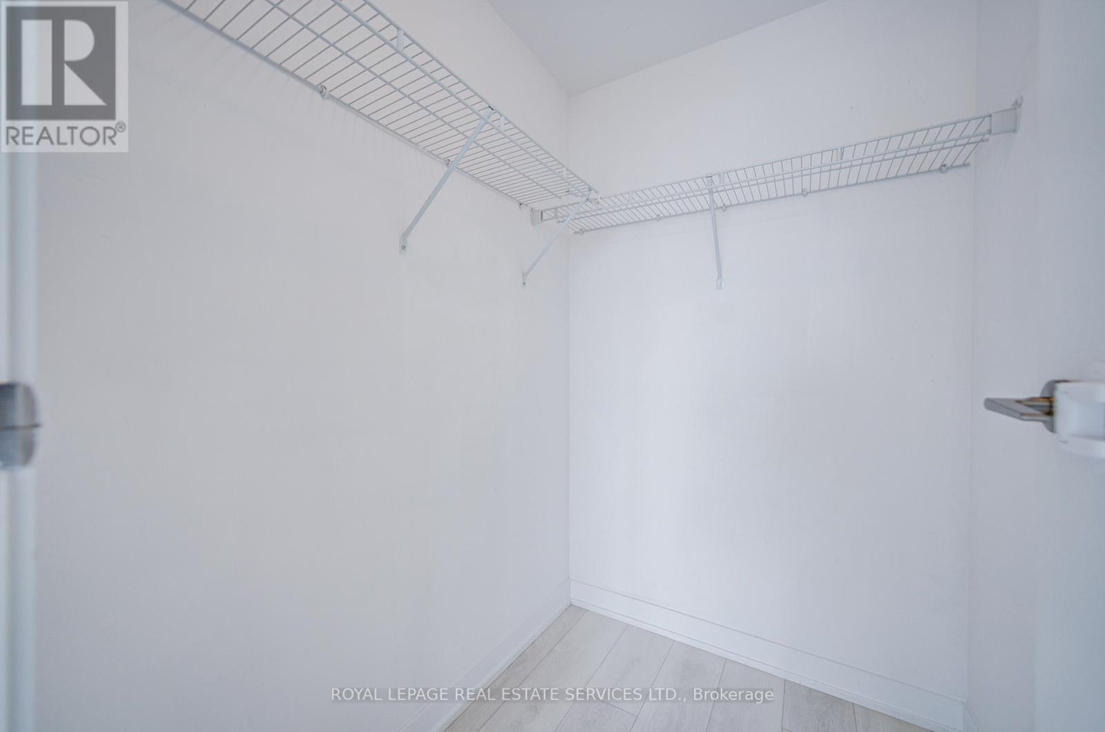 












1802 - 2200 LAKE SHORE BOULEVARD W

,
Toronto,




Ontario
M8V1A4

