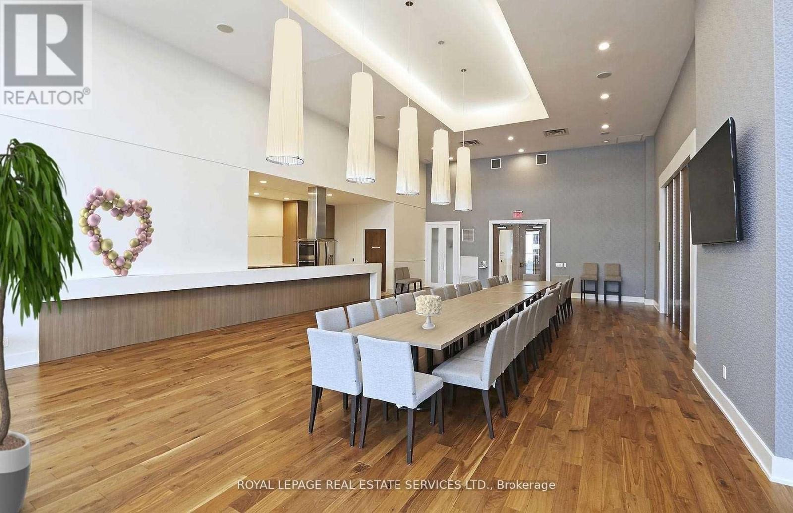 












1802 - 2200 LAKE SHORE BOULEVARD W

,
Toronto,




Ontario
M8V1A4

