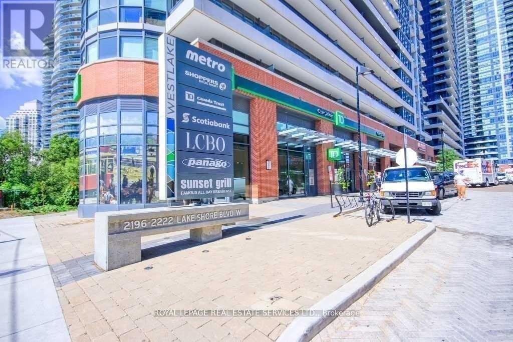 












1802 - 2200 LAKE SHORE BOULEVARD W

,
Toronto,




Ontario
M8V1A4

