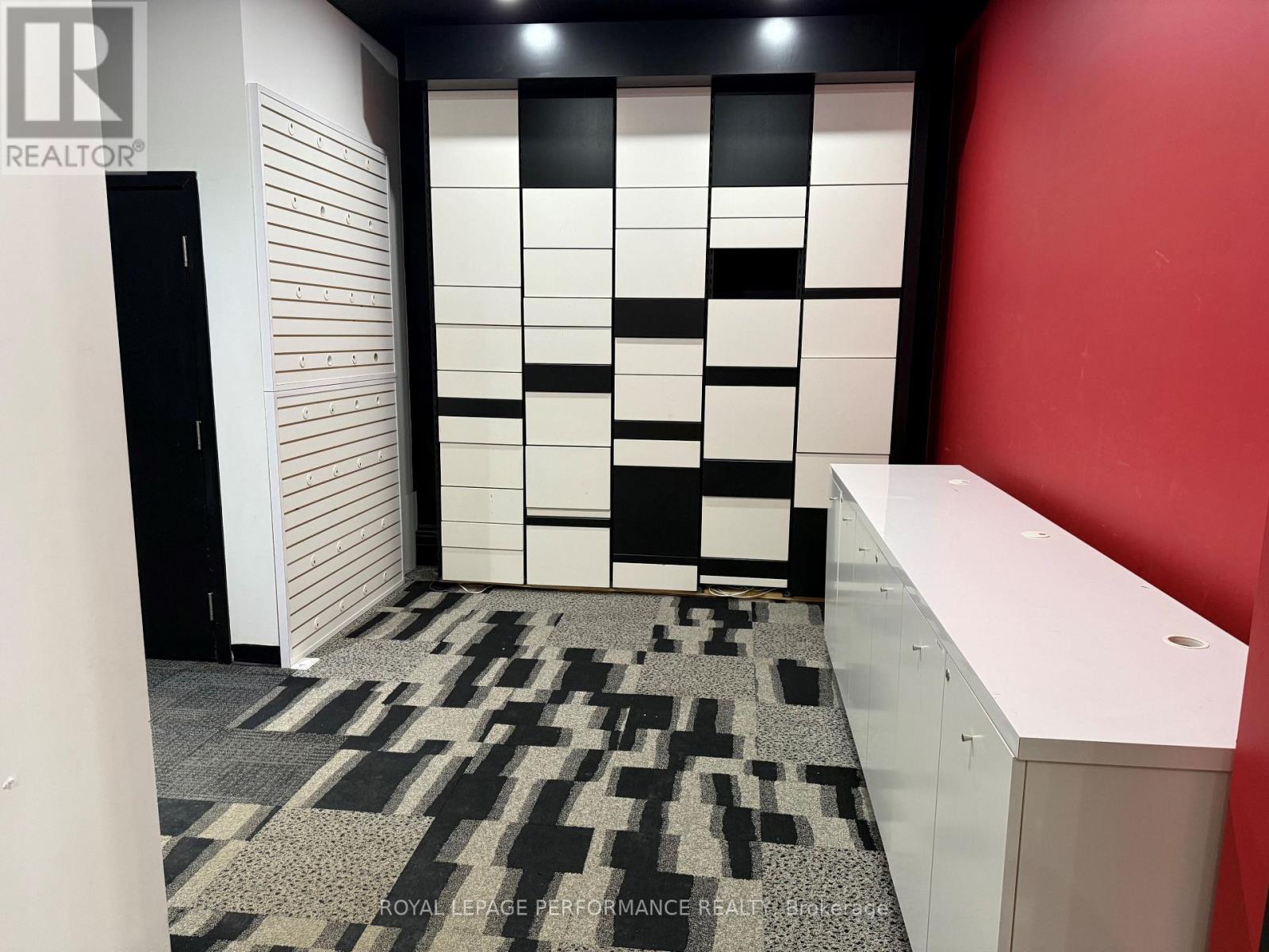 












95-97 MAIN STREET

,
Hawkesbury,




Ontario
K6A1A1

