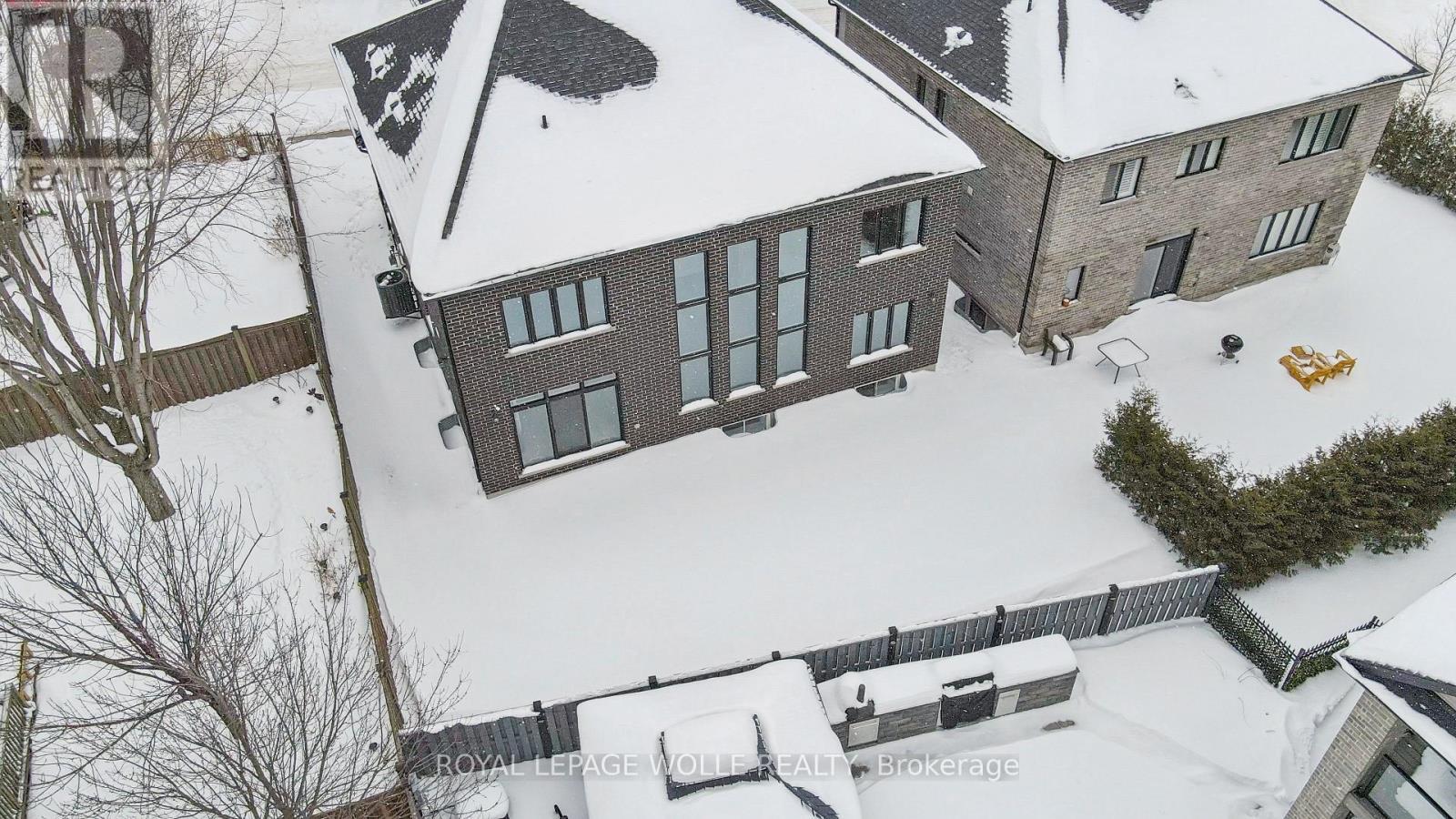 












163 REDTAIL STREET

,
Kitchener,




Ontario
N2K0E4

